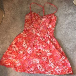 Guess dress with wiring